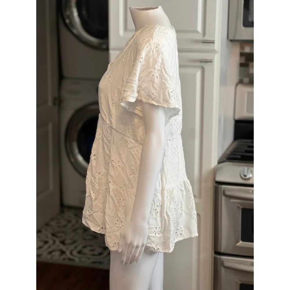 Torrid Women's Babydoll White Eyelet Top Cloud Dancer White Shirt - Picture 4 of 7